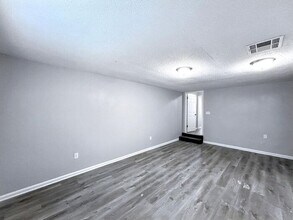 3333 Leschallas Dr in Memphis, TN - Building Photo - Building Photo