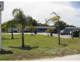 Jensen Beach Apartments in Jensen Beach, FL - Building Photo - Building Photo