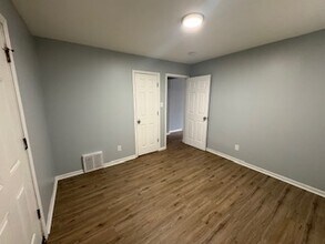 446 S Dade Ave in Ferguson, MO - Building Photo - Building Photo