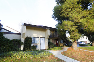 Baywood Apartments in Bakersfield, CA - Building Photo - Building Photo