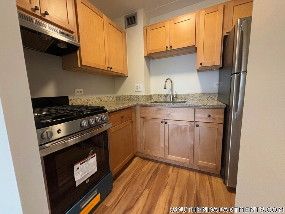 725 Tremont St in Boston, MA - Building Photo