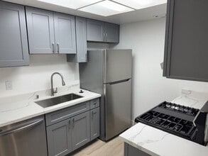 403 Elizabeth Way in Woodland, CA - Building Photo - Building Photo