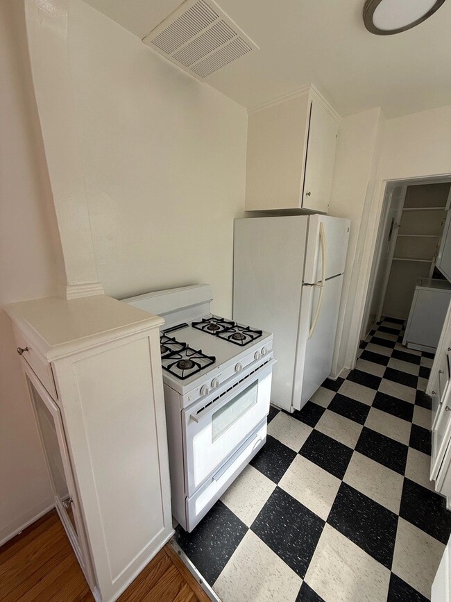 826 Maltman Ave, Unit 828 1/2