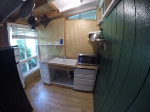 1 person in Kapaa, HI - Foto de edificio - Building Photo