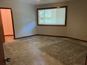 284 Knoll Dr in Bristol, VA - Building Photo - Building Photo