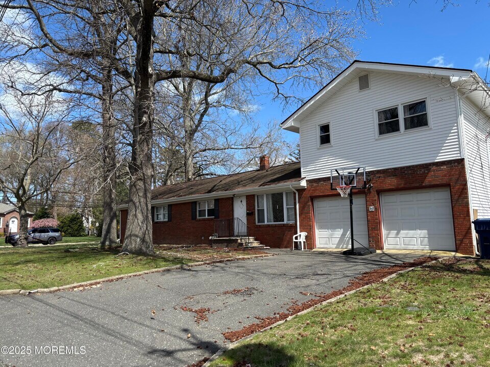 217 Elmwood Rd in Ocean Township, NJ - Building Photo