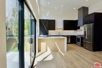 2668 Greenfield Ave in Los Angeles, CA - Building Photo - Building Photo