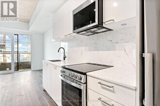 1808 St Clair Ave W in Toronto, ON - Building Photo - Building Photo