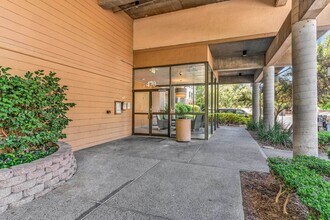 470 N Civic Dr in Walnut Creek, CA - Building Photo - Building Photo