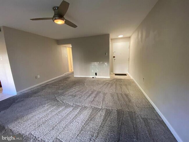 10424 Rockville Pike in North Bethesda, MD - Building Photo - Building Photo