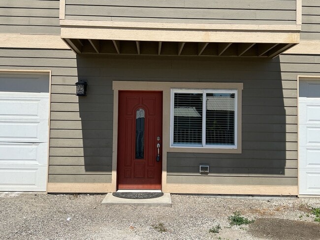 215 W Whitman St in Leavenworth, WA - Building Photo - Building Photo