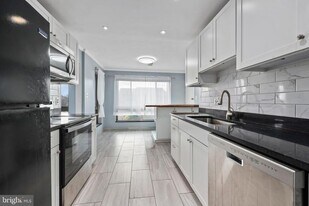 549 Florida Ave in Herndon, VA - Building Photo