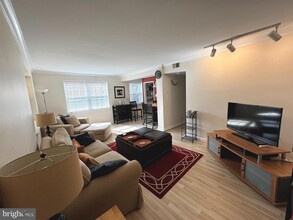 2107 N Scott St in Arlington, VA - Building Photo - Building Photo