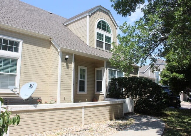 5702 W Atlantic Pl in Lakewood, CO - Building Photo - Building Photo