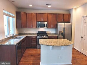 22520 Highcroft Terrace in Ashburn, VA - Building Photo - Building Photo