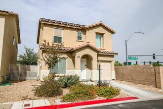 7204 Platinum Peak Ave in Las Vegas, NV - Building Photo - Building Photo