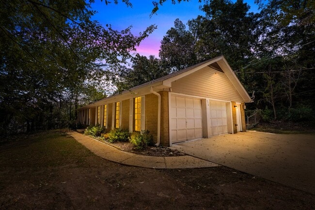 property at 576 Sun Valley Rd