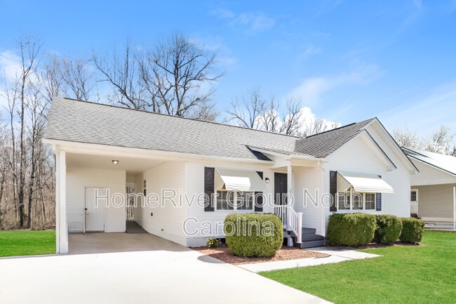 238 Meadow Lark Ln in Thomasville, NC - Building Photo - Building Photo