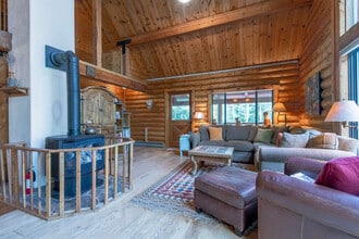 7204 Pine Tree Rd in Victor, ID - Building Photo - Building Photo