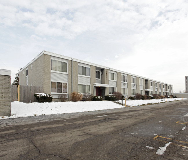 25873-25885 Greenfield Rd in Southfield, MI - Foto de edificio - Building Photo