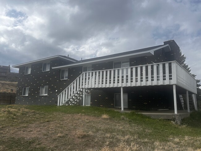2061 Royal Ct in Rawlins, WY - Building Photo - Building Photo