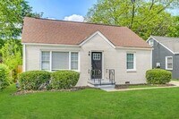 2446 Lynn Iris Dr photo'