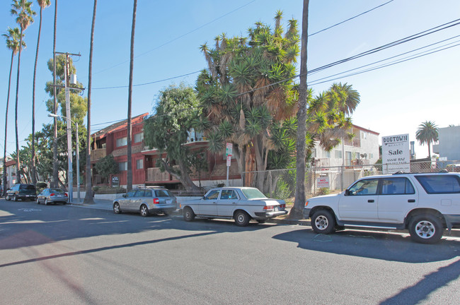 220 BAY St in Santa Monica, CA - Building Photo - Building Photo