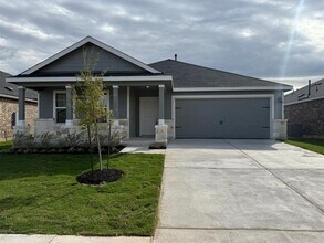 173 Avre Lp in Kyle, TX - Foto de edificio - Building Photo