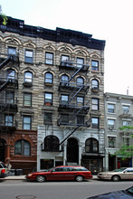 239 W 15th St in New York, NY - Building Photo - Building Photo