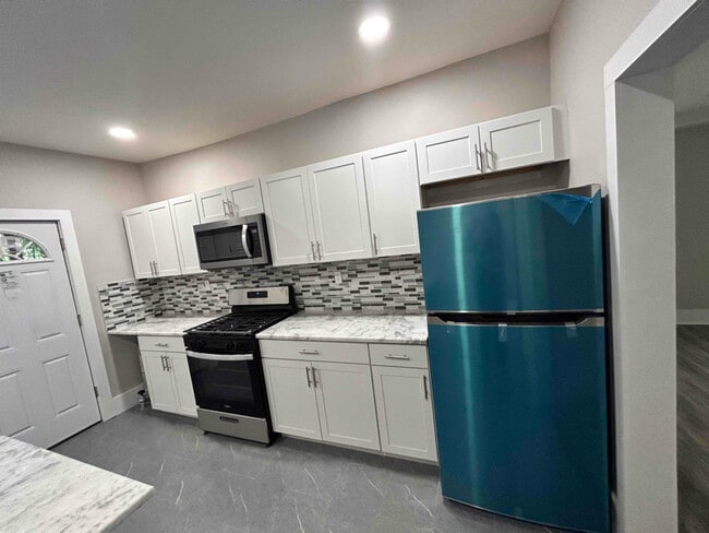 98 Ellis Ave in Irvington, NJ - Building Photo - Building Photo