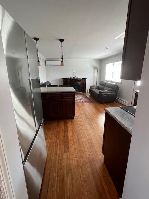 570 S 14th St in Lindenhurst, NY - Foto de edificio