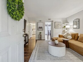 500 Paragon Mills Rd, Unit E6 in Nashville, TN - Building Photo - Building Photo