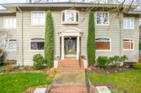 2171 NE Schuyler St in Portland, OR - Foto de edificio - Building Photo