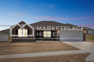 1011 W Cheyenne Ln in Claremore, OK - Building Photo