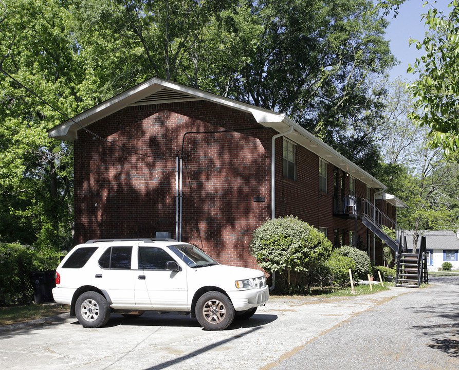 2637 Lester St in Atlanta, GA - Foto de edificio