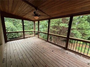 1505 Hillcrest Dr in Sugar Hill, GA - Building Photo - Building Photo