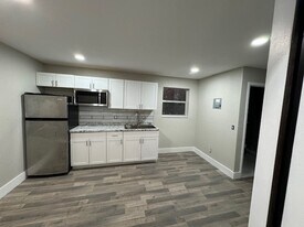 315 NW 8th Ave in Boynton Beach, FL - Building Photo