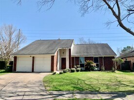 2903 Bentley Ct in Pearland, TX - Building Photo