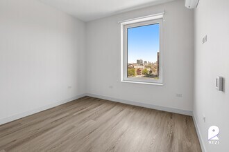 670 N May St-Unit -611 in Chicago, IL - Foto de edificio - Building Photo