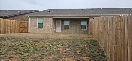 523 NW 68th Ave in Bentonville, AR - Building Photo - Building Photo