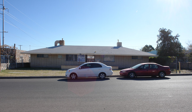 4024 Truman Ave in El Paso, TX - Foto de edificio - Building Photo