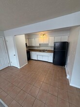 321 Riley Dr in Bloomington, IL - Foto de edificio - Building Photo