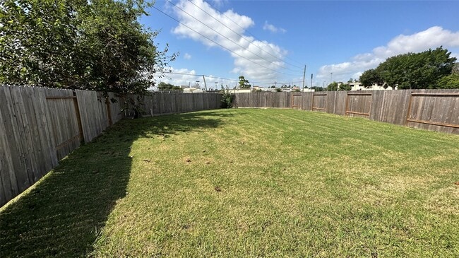 property at 17123 Oakwood Chase Dr