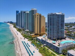 16500 Collins Ave, Unit 1752 in Sunny Isles Beach, FL - Building Photo - Building Photo