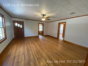 1128 S Washington St in Lafayette, LA - Building Photo - Building Photo