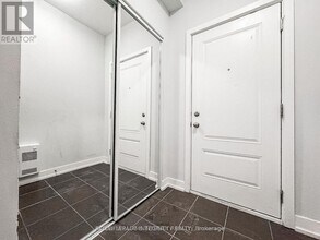 994 Chapman Mills Dr in Ottawa, ON - Building Photo - Building Photo