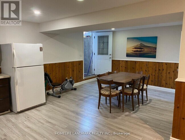 1872 Parkside Dr in Pickering, ON - Building Photo - Building Photo