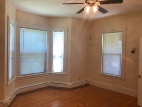 143 Pleasant St, Unit 1 in Woburn, MA - Building Photo - Building Photo