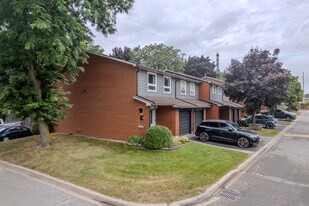 1590 Haig Blvd in Mississauga, ON - Building Photo