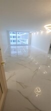 2030 S Ocean Dr in Hallandale Beach, FL - Foto de edificio - Building Photo